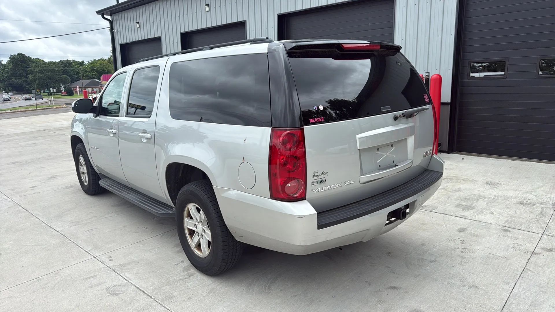 gmc yukon xl 2011 1GKS2HE33BR211684 image gmc yukon xl 2011 1GKS2HE33BR211684 image